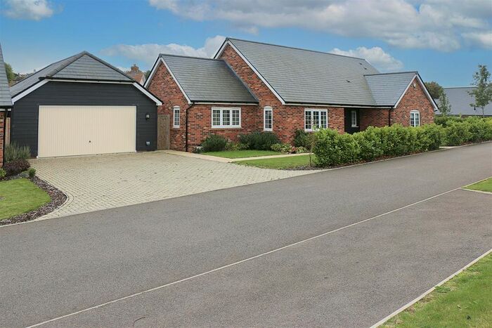 4 Bedroom Detached Bungalow For Sale In Chime Dell, Whitwell, Hitchin, SG4