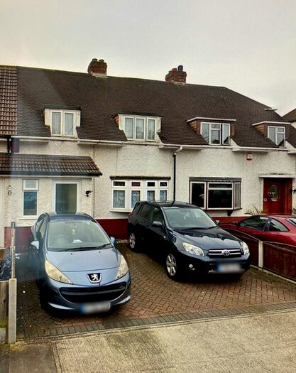 3 Bedroom Semi-Detached House To Rent In Byron Way, Romford, RM3