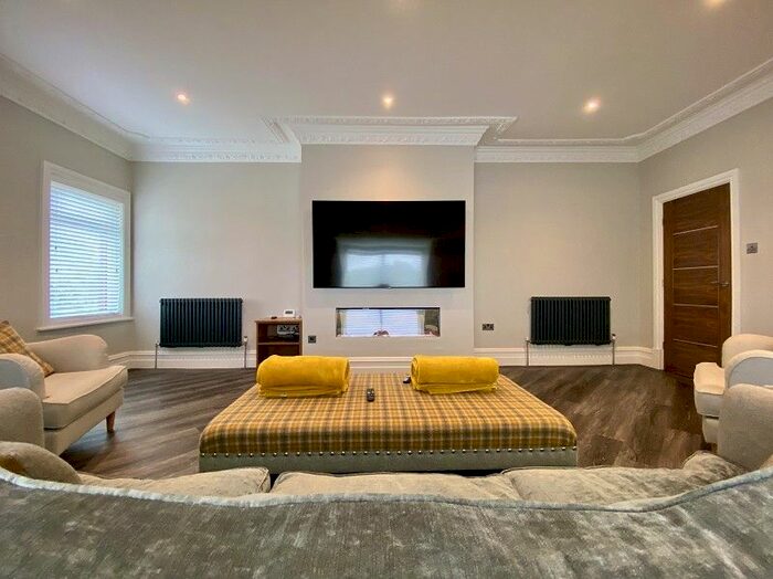 2 Bedroom Flat To Rent In Oxford Road, Southport, Merseyside., PR8