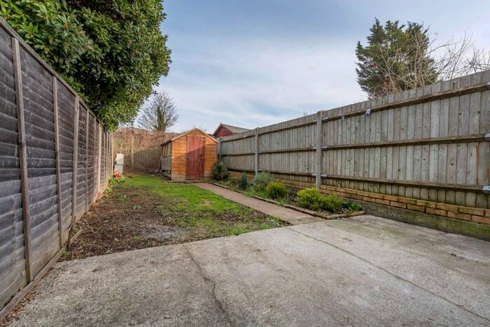 2 Bedroom Flat To Rent In Norbury Crescent, Norbury, London, SW16