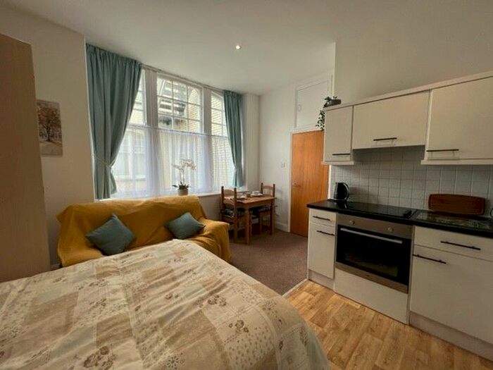 Studio To Rent In Pembroke Buildings, Cambrian Place, Swansea, SA1