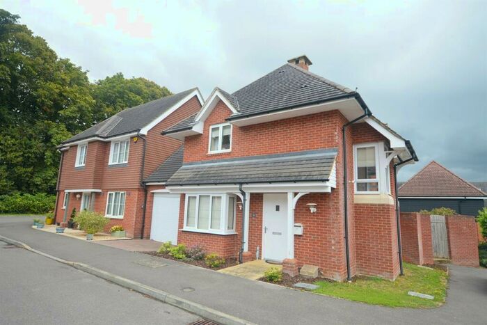 3 Bedroom Detached House To Rent In Oddstones, Codmore Hill, Pulborough, RH20