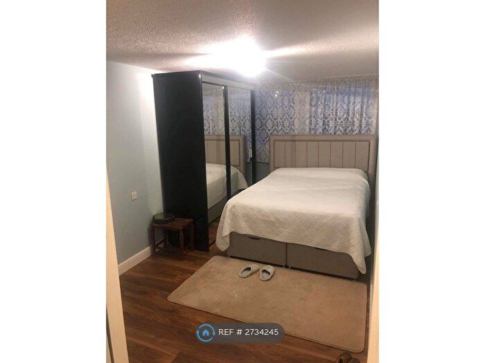 1 Bedroom Flat To Rent In Green Dragon Lane, London, TW8