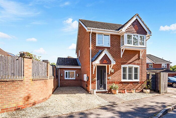 3 Bedroom Detached House For Sale In Wisley Road, Andover, SP10