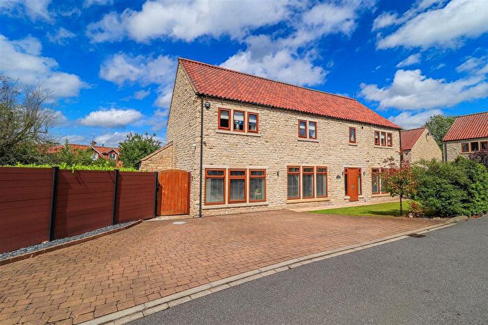 6 Bedroom Detached House For Sale In Low Farm Court, Womersley, Doncaster, DN6