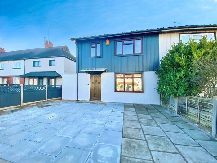 3 Bedroom Semi-Detached House To Rent In Dorlecote Road, Nuneaton, Warwickshire, CV10