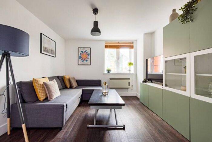 1 Bedroom Flat To Rent In Westminster Bridge Road, London, SE1