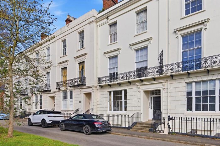 2 Bedroom Apartment For Sale In Bertie Terrace, Warwick Place, Leamington Spa, CV32