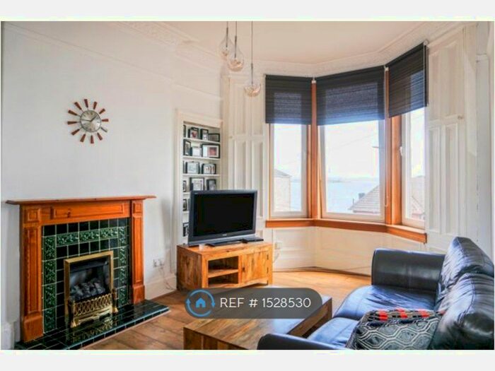 1 Bedroom Flat To Rent In Castle Gardens, Gourock, PA19