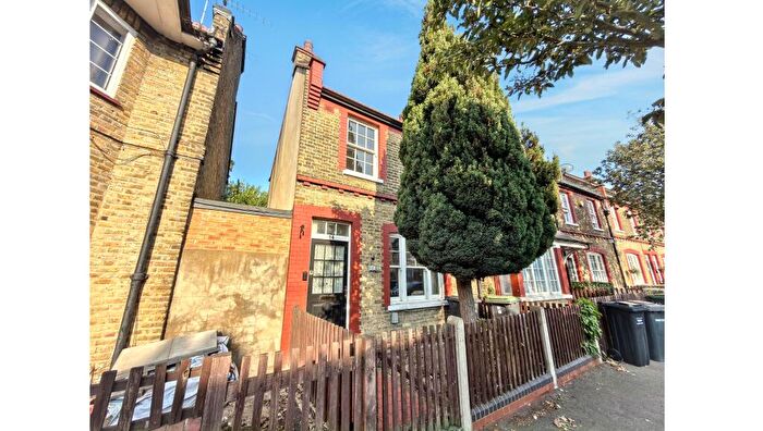 2 Bedroom End Of Terrace House For Sale In Peabody Estate, Lordship Lane, Tottenham, London, N17
