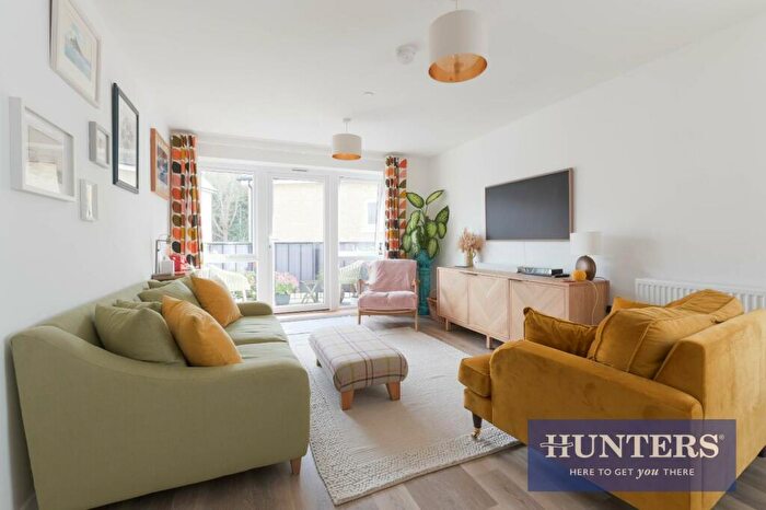 1 Bedroom Flat For Sale In Gunpowder Road, Worcester Park, KT4