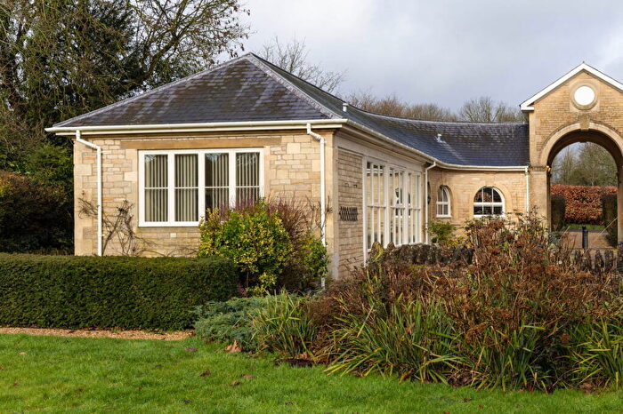 2 Bedroom Coach House For Sale In Academy Drive, Corsham, SN13