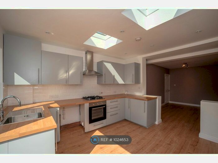 3 Bedroom Terraced House To Rent In Dene Road, Dartford, DA1