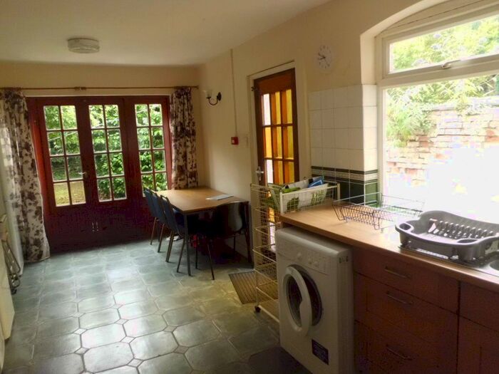 7 Bedroom Property To Rent In Bournbrook Road, Selly Oak, Birmingham, B29