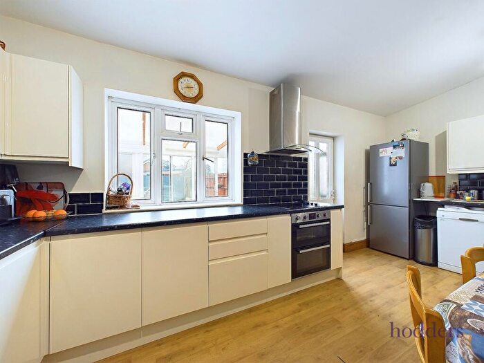 1 Bedroom House To Rent In Addlestone, Surrey, KT15