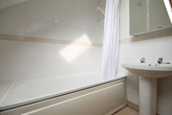 6 Bedroom Maisonette To Rent In Holmwood Grove, Jesmond, Newcastle Upon Tyne, NE2