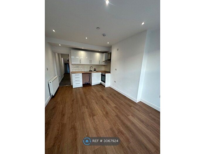 1 Bedroom Flat To Rent In Madoc St, Llandudno, LL30