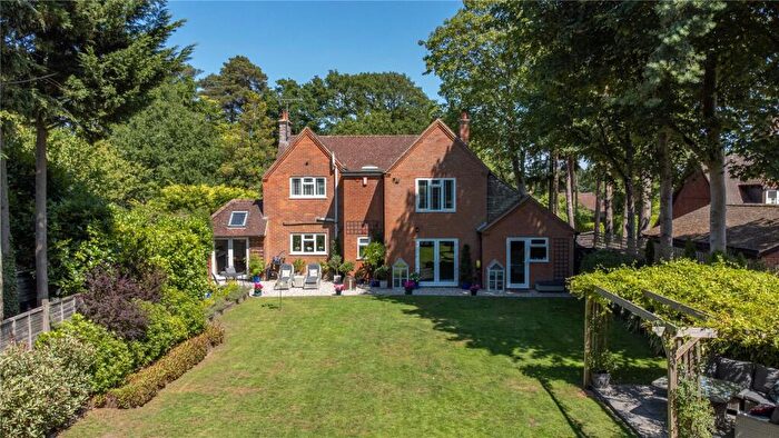 4 Bedroom Detached House For Sale In The Ridge, Cold Ash, Thatcham, Berkshire, RG18