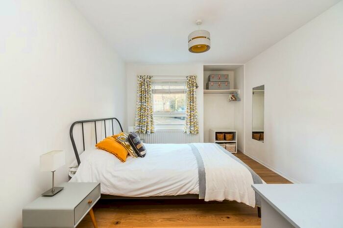 1 Bedroom Apartment To Rent In Champion Hill, London, SE5