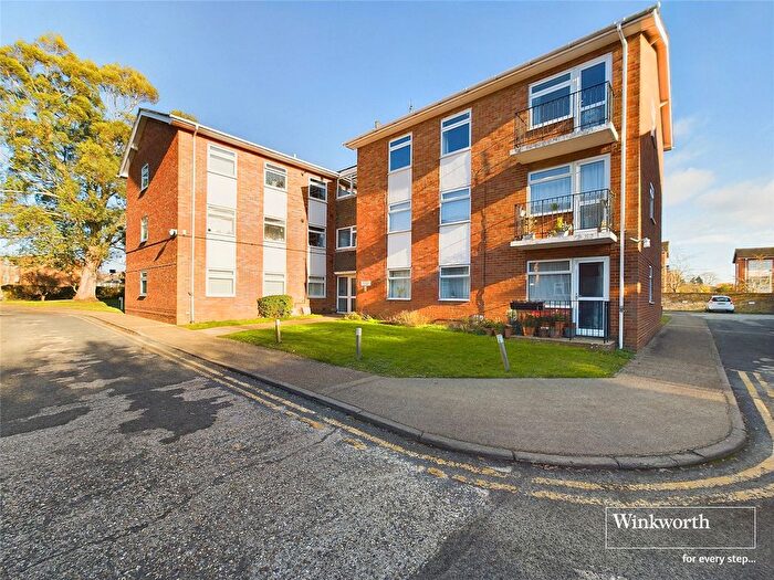 2 Bedroom Flat To Rent In Valerie Court, Bath Road, Reading, Berkshire, RG1
