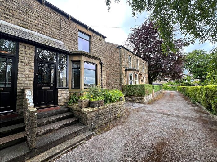 3 Bedroom Semi Detached House For Sale In Valley Road, Hayfield, High Peak, Derbyshire, SK22