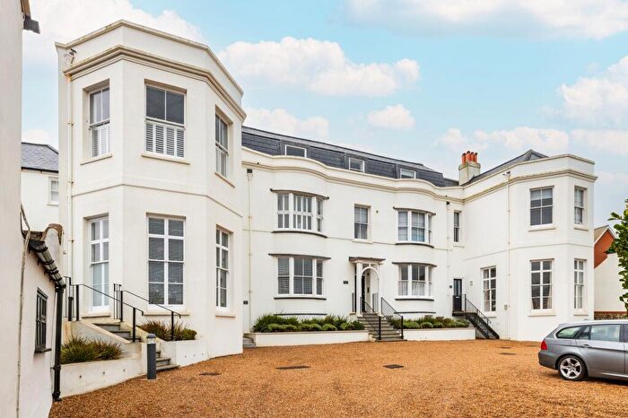 2 Bedroom Flat For Sale In High Street, Rottingdean, BN2