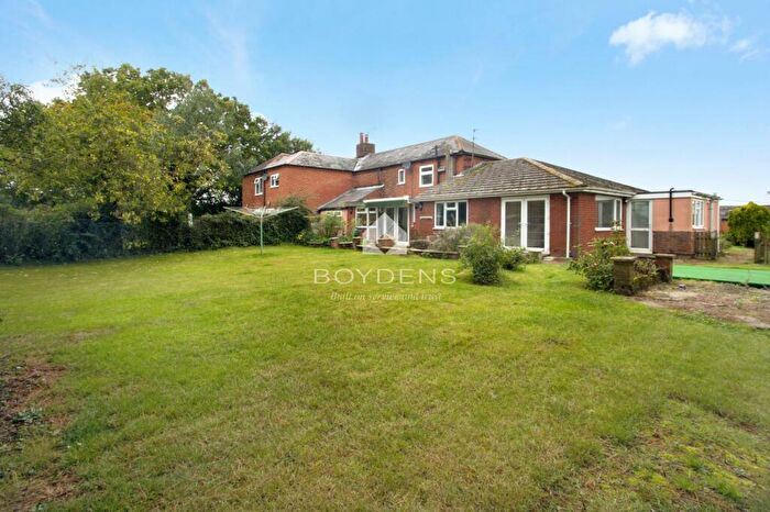 4 Bedroom Semi-Detached House For Sale In Windmill Hill, Tiptree, CO5