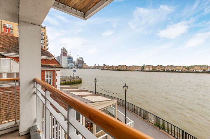 3 Bedroom Apartment To Rent In Narrow Street, E14