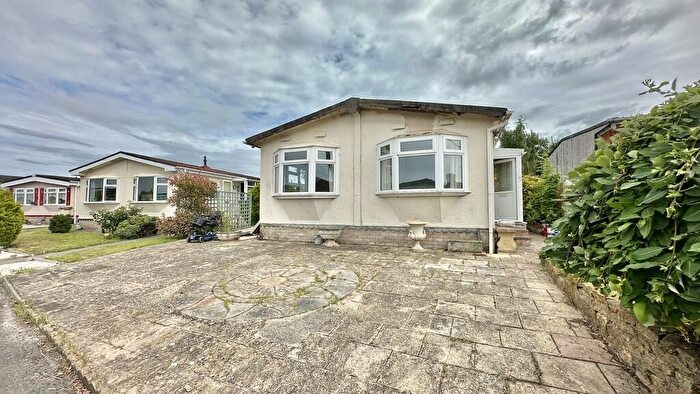 2 Bedroom Park Home For Sale In Fir Tree Avenue, Oaktree Park, BS24