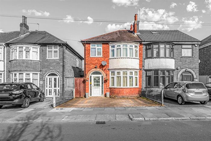 3 Bedroom Semi Detached House For Sale In Cairnsford Road, Leicester, LE2