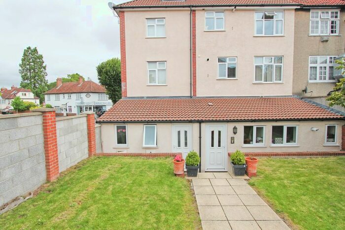 2 Bedroom Flat To Rent In Wellington Hill West, Bristol, BS9