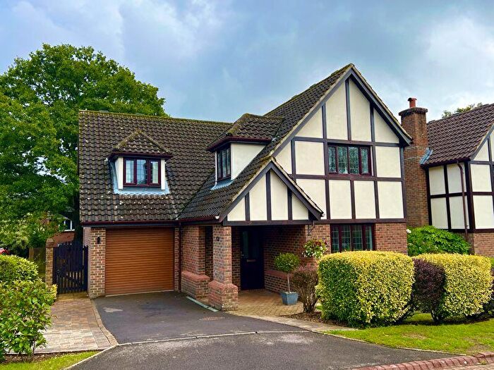 4 Bedroom Detached House For Sale In Brooklynn Close, Waltham Chase, SO32