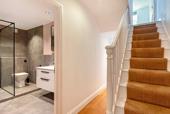 2 Bedroom Flat To Rent In Ravensdon Street, London, SE11