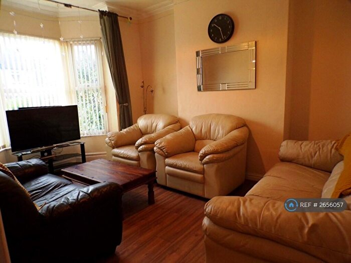 7 Bedroom Terraced House To Rent In Talbot Road, Manchester, M14