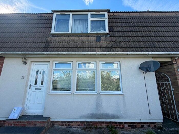 3 Bedroom Terraced House For Sale In Houldsworth Drive, Chesterfield, Derbyshire, S41