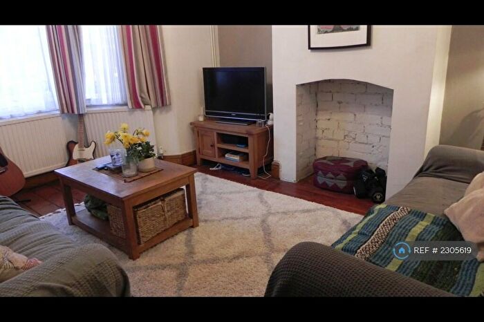3 Bedroom Terraced House To Rent In Roseberry Road, Bristol, BS5