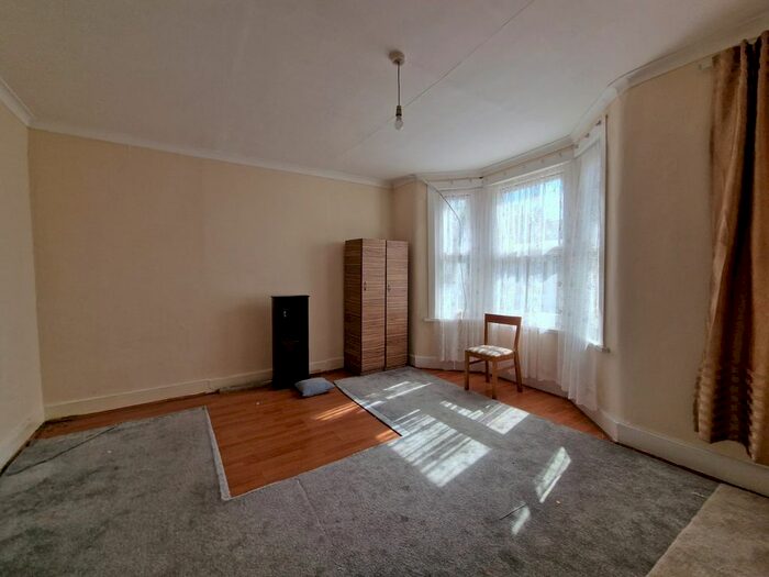 4 Bedroom Terraced House To Rent In Coleridge Avenue, Manor Park, E12