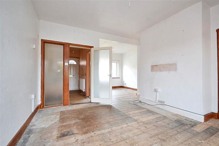 2 Bedroom Terraced House For Sale In Campbell Road, Eastleigh, SO50