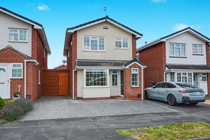 4 Bedroom Link Detached House For Sale In Holmes Road, Breaston, DE72