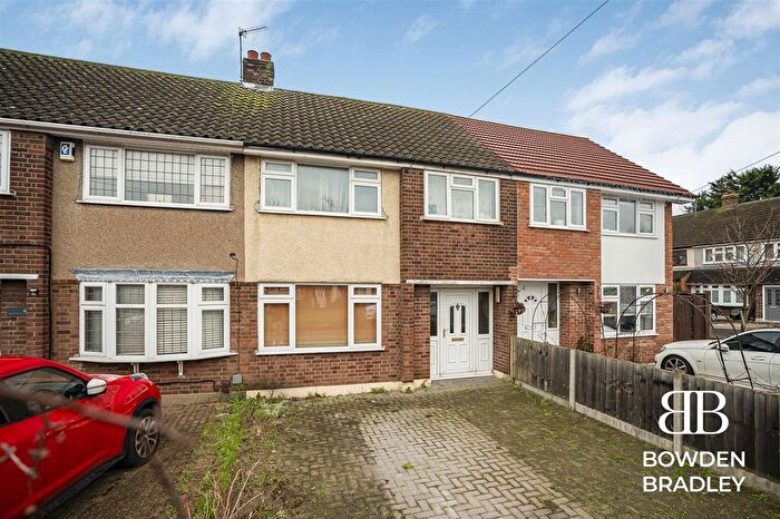 3 Bedroom Terraced House For Sale In Cornwall Close, Hornchurch, RM11