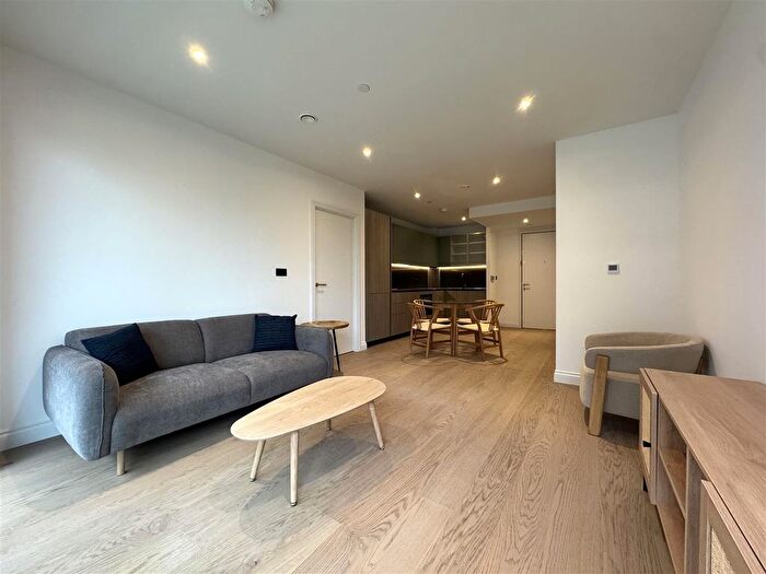 1 Bedroom Flat To Rent In Potters Road, London, SW6