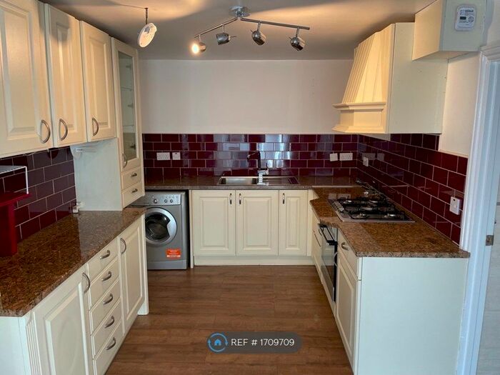 2 Bedroom Flat To Rent In Dubral House, Horfield, Bristol, BS7