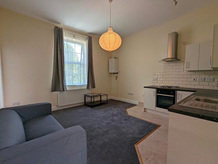 1 Bedroom Apartment To Rent In Old Warwick Rd, Solihull, B92