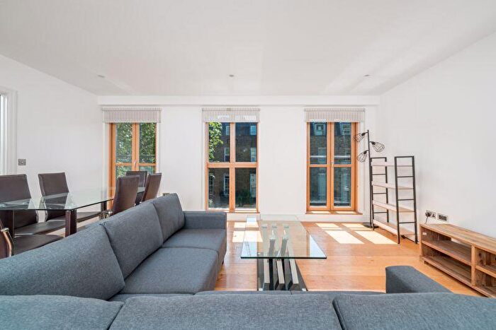 3 Bedroom Flat To Rent In Murray Street, London, NW1