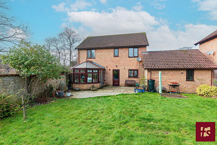 4 Bedroom Detached House For Sale In Chaucer Road, Crowthorne, RG45