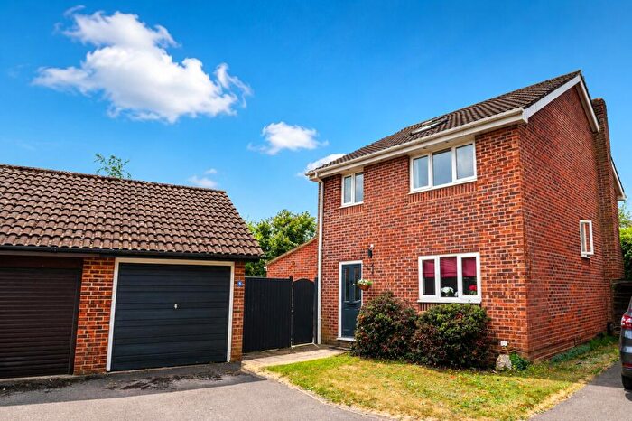 5 Bedroom Detached House To Rent In Northfield Close, Clanfield, PO8