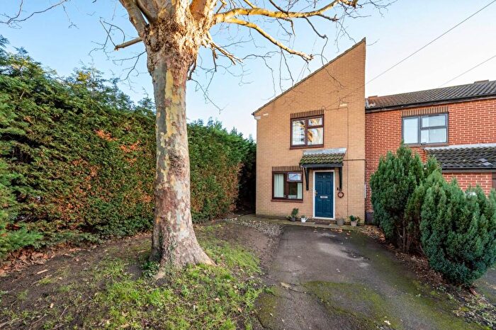 2 Bedroom House For Sale In Audric Close, North Kingston, Kingston Upon Thames, KT2