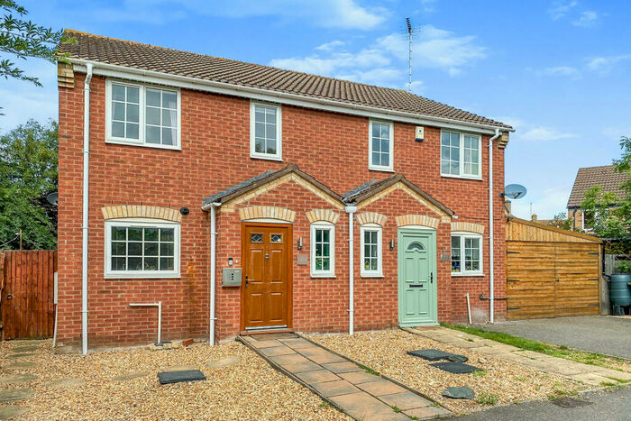 3 Bedroom Semi-Detached House For Sale In Oak Farm Close, Stilton, Peterborough, PE7
