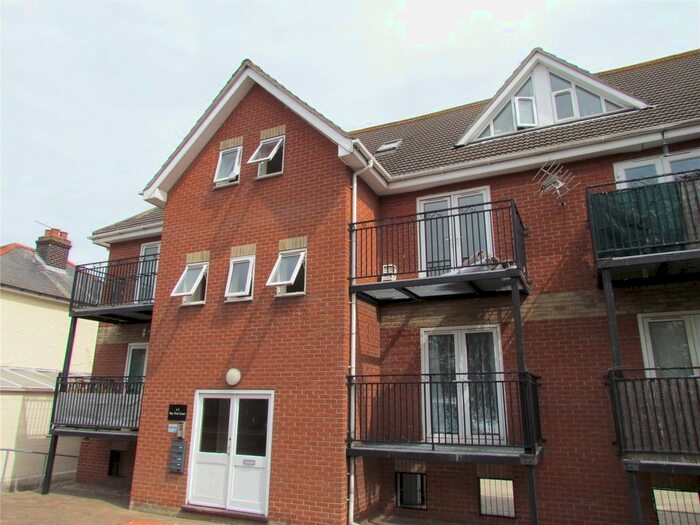1 Bedroom Flat To Rent In Stour Road, Harwich, Essex, CO12