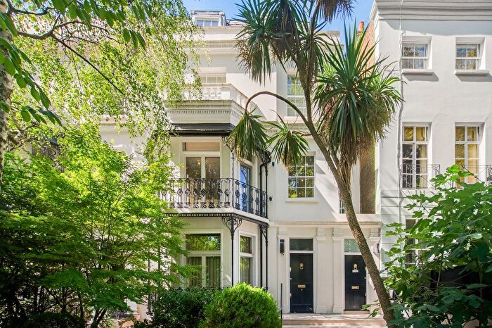 4 Bedroom Flat For Sale In Holland Park Avenue, Holland Park, London, W11